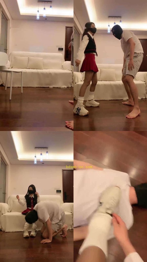 【宝爷】JK学姐 白鞋白袜踩踏 重度踢裆 坐脸窒息
