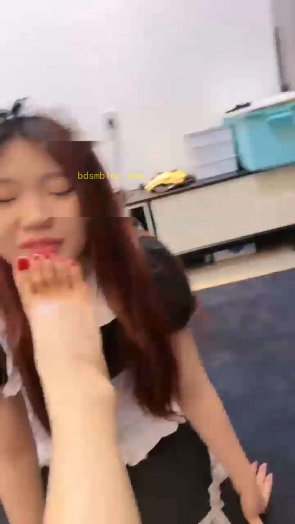 【时安】露脸调教哭泣的小贱母狗