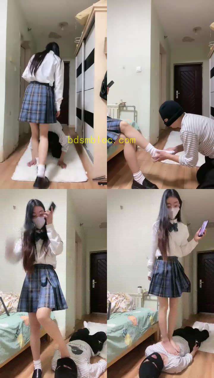 【罗宾s】贱狗们喜欢棉袜深喉吗