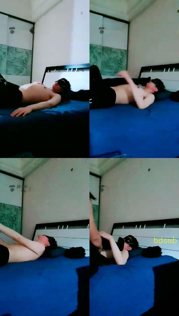 【沈阳褒姒小主】现实调狗，踩踏闻脚
