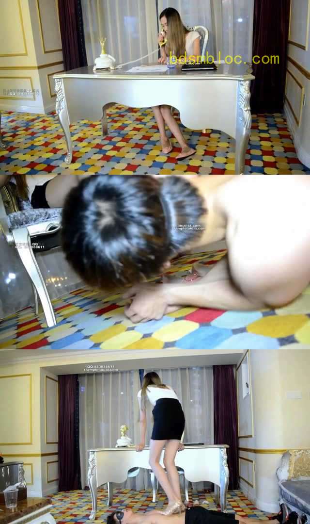 【奴隶岛】女高管脚下的倒霉员工