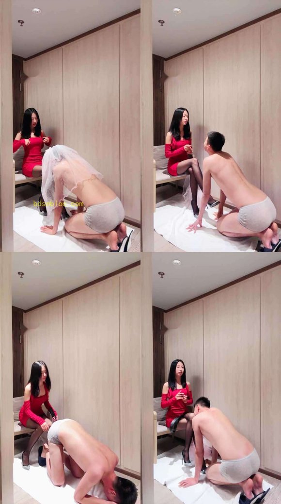 【萌萌】甘愿做长腿车模的脚奴