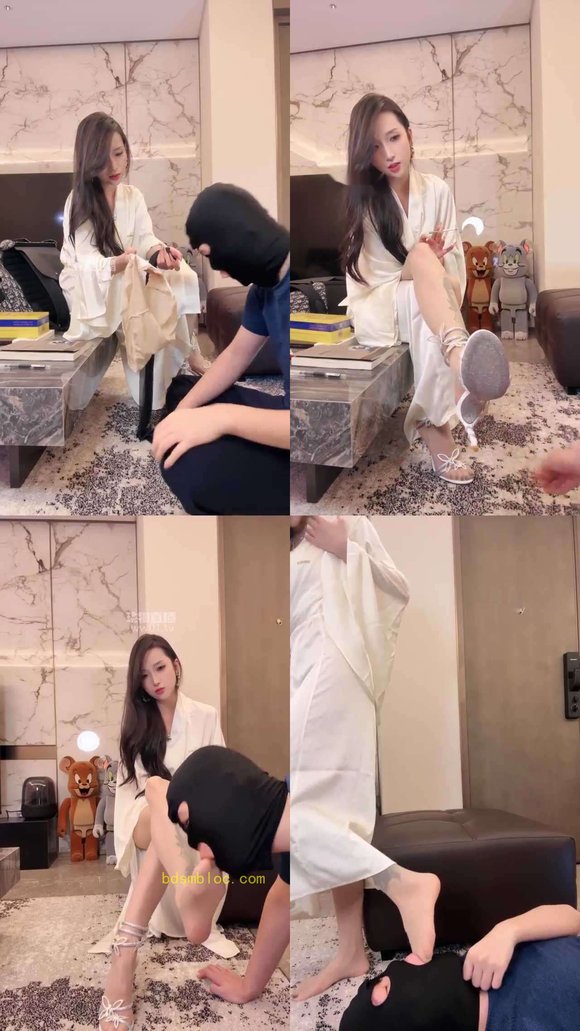 【水晶熊】御姐 纹身小主的脚下奴