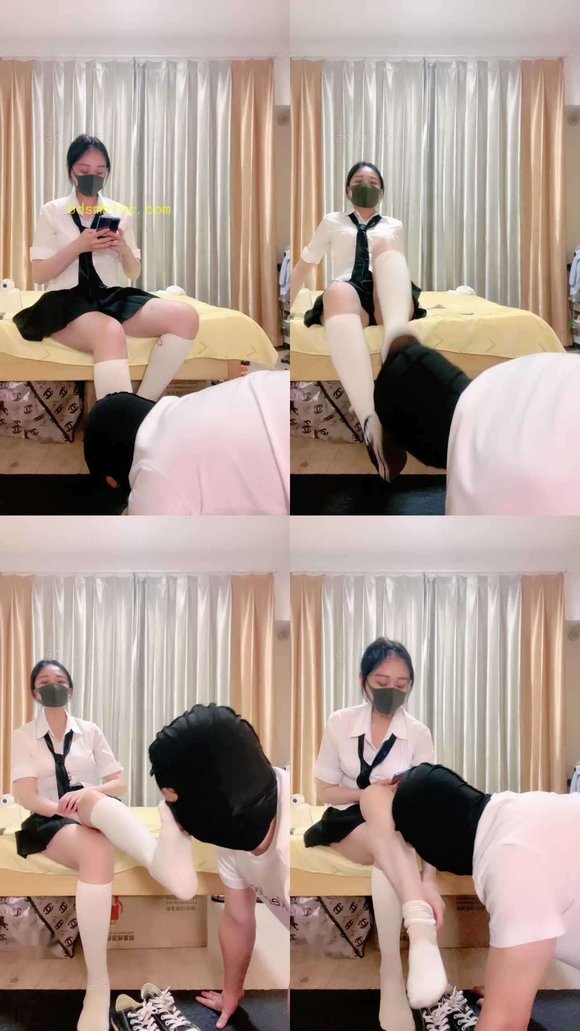 【小妮】气味羞辱-帆布鞋过膝白袜