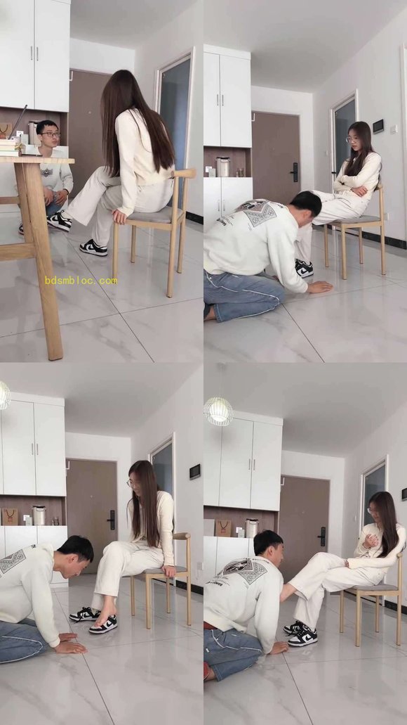 【邪魅大大】女大学生暴揍该死的辅导员