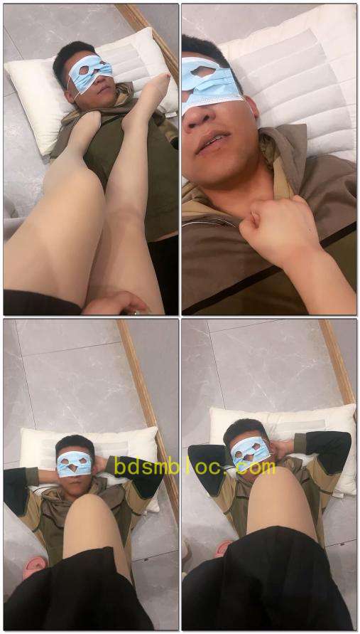 【高傲女主S】舔脚圣水光口水踩裆深厚