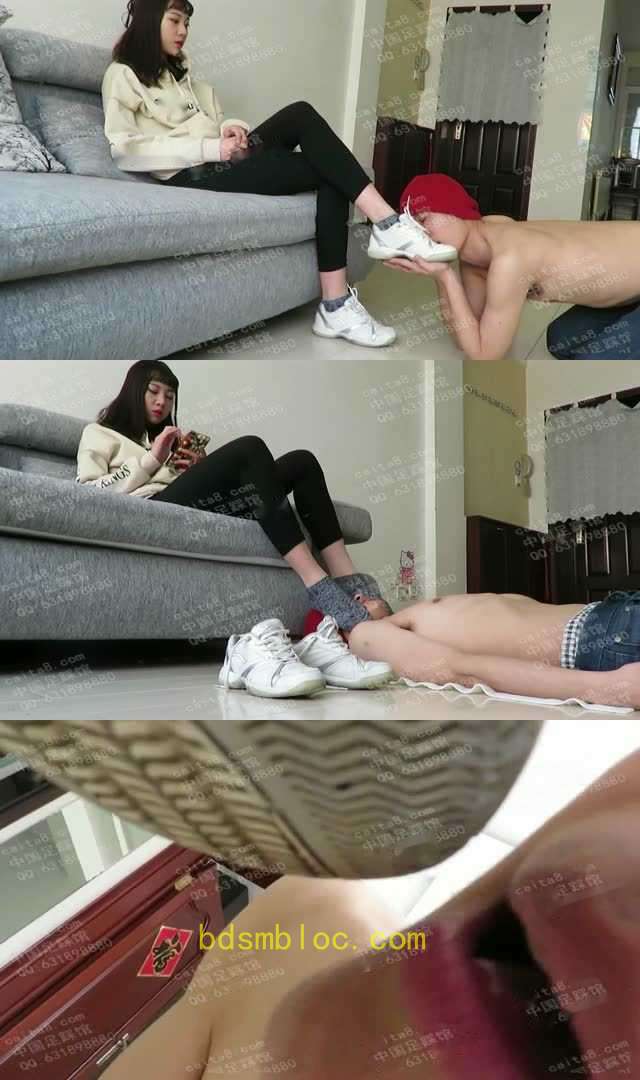 【小黑屋】跪舔00后天使女主肮脏的运动鞋底！
