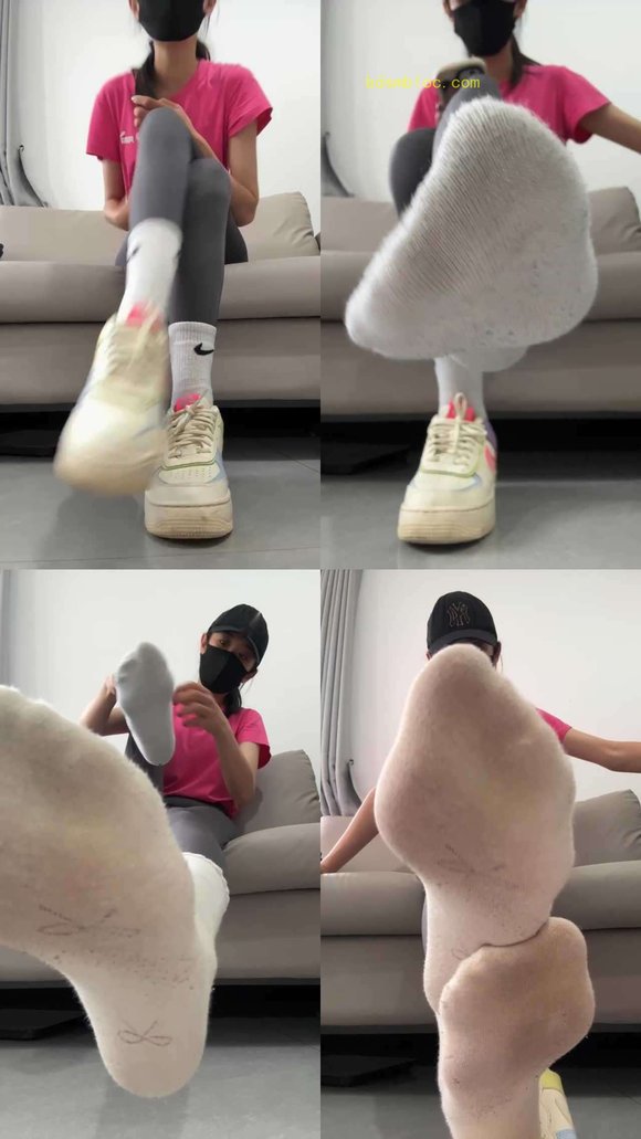 【美娜格格s】第一视角2双白袜猛吸严厉羞辱红绿灯