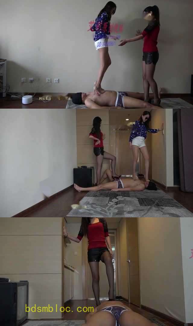 【小妮女主】双主性感高跟鞋践踏贱奴（被踩死都值了）