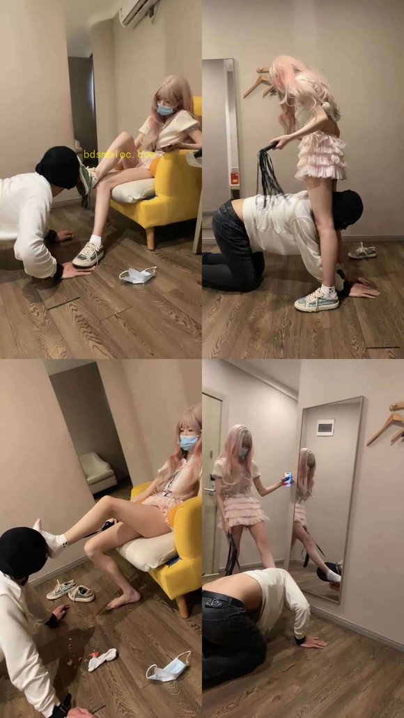 【小奈大人】跪舔脏鞋白袜/转胯深喉