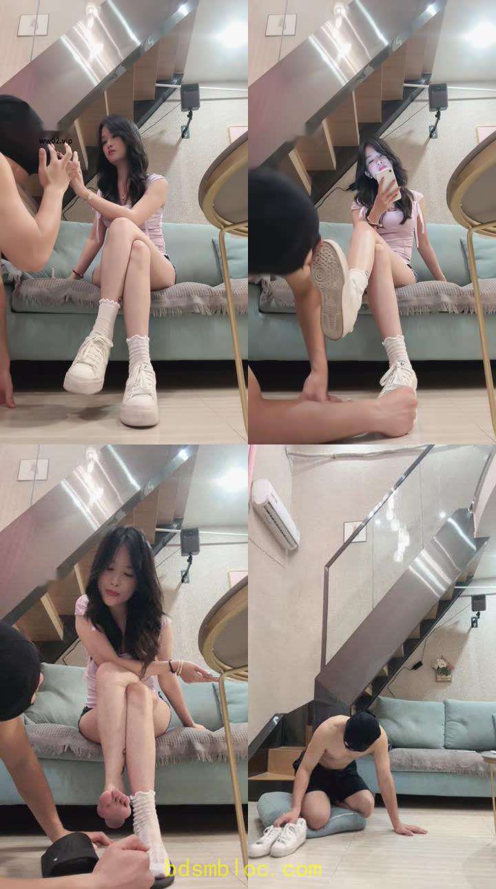 【汐月】跪舔脏小白鞋白袜/掐乳香水控制