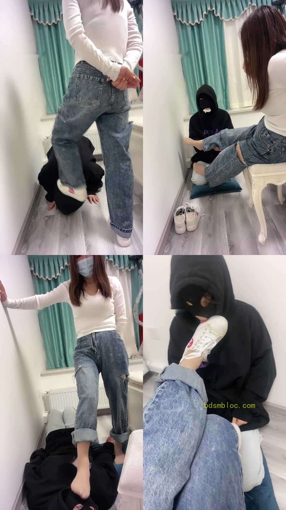【巴莉女王】首调下贱小母狗