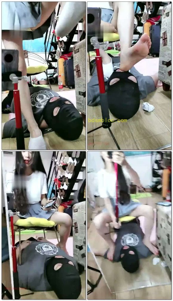 【芷晴】船袜脚踩烂你的嘴