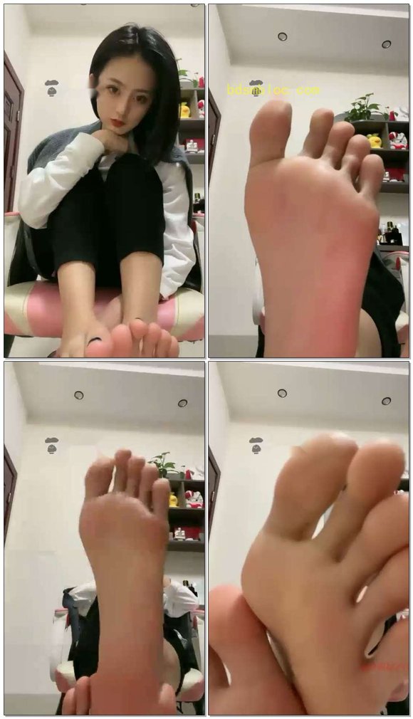 【橙子姐姐】姐姐的美脚底，想舔吗