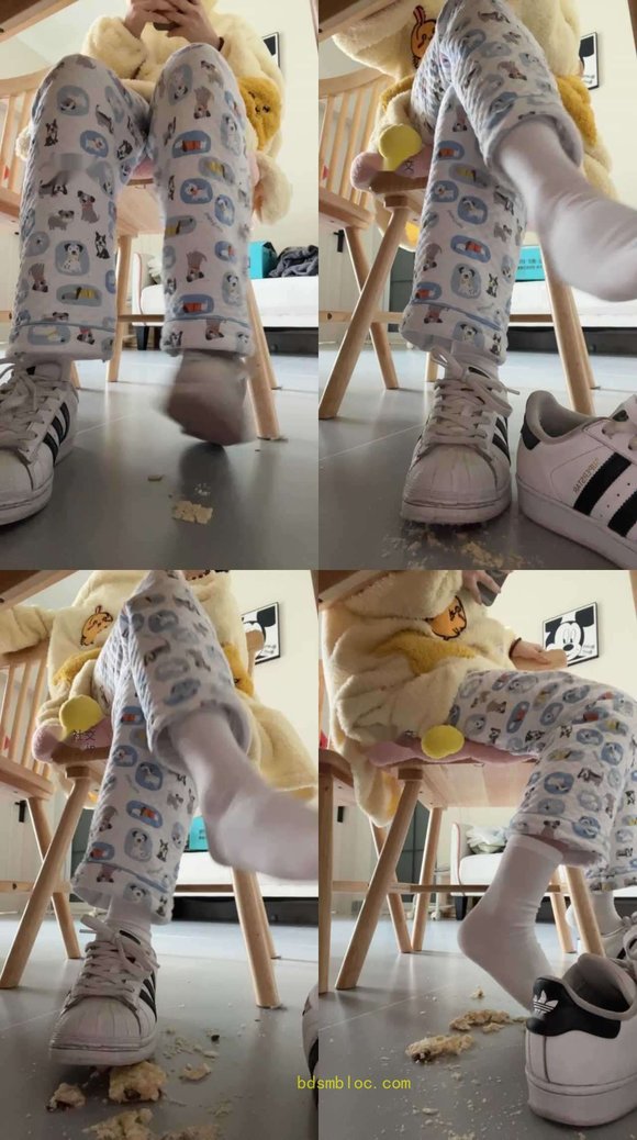 【潇潇大人】无意识-桌底视角-踩踏食物