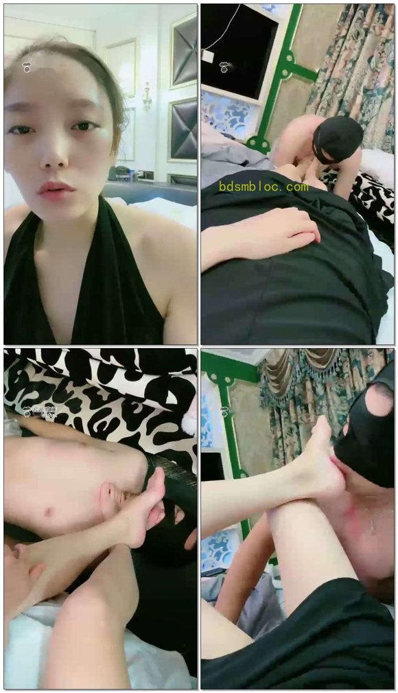 【蜜桃儿S】嫩足诱惑舔脚，踩狗闻裆