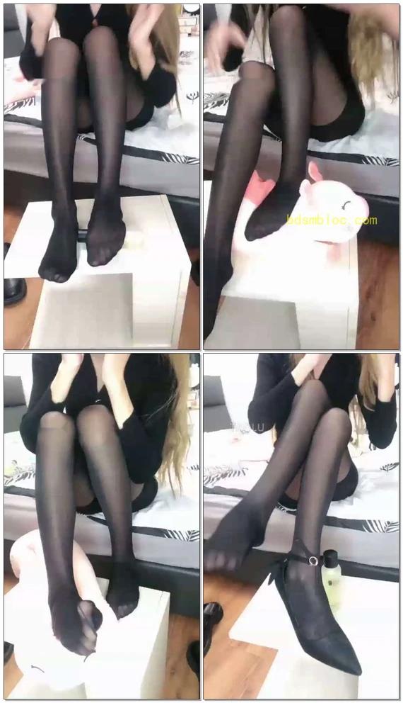 【娜娜】第一视角红绿灯小皮鞋踩踏版+羞辱