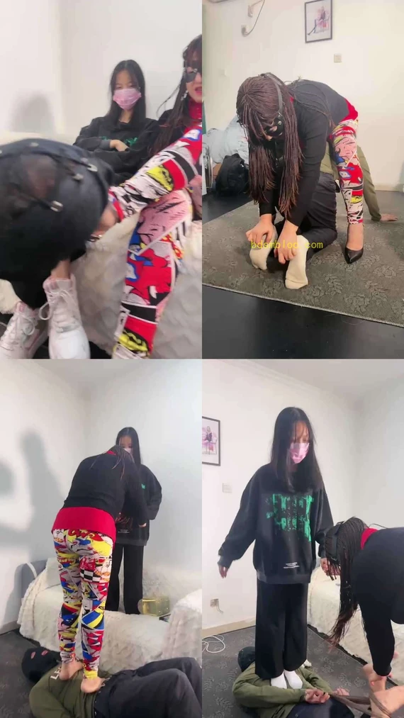 【星探】素人幼师带妈妈玩狗
