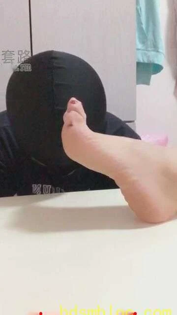 【冷颜女王】伺候主人睡觉