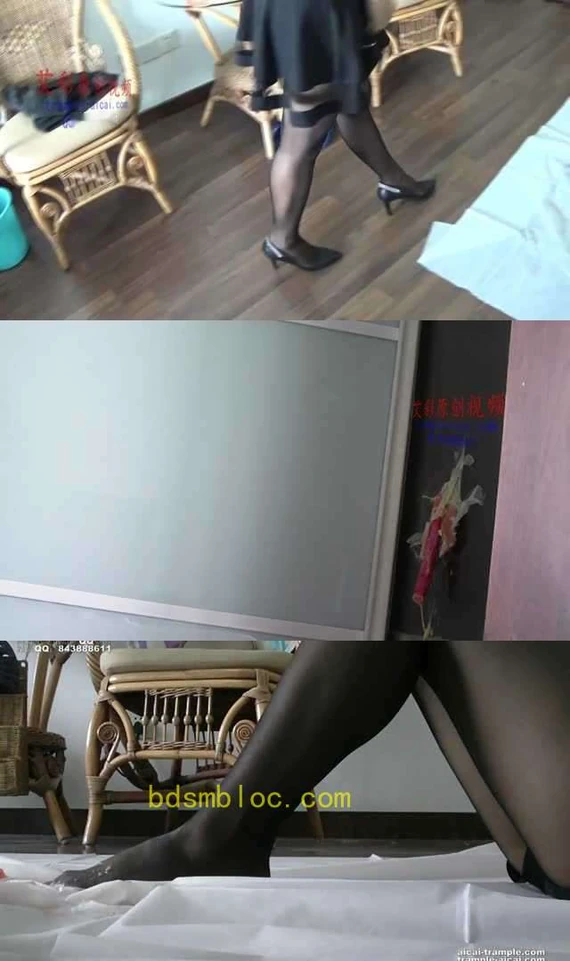 【丽足娇娃】女主模拟男根粉碎第二部。