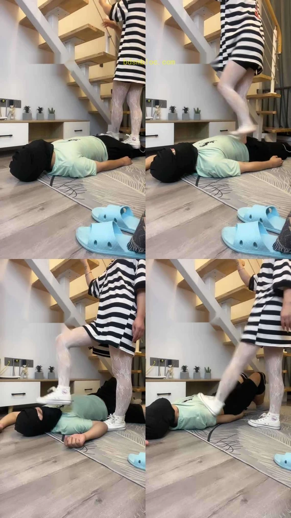 【云云酱】萝莉主白丝全体重踩踏