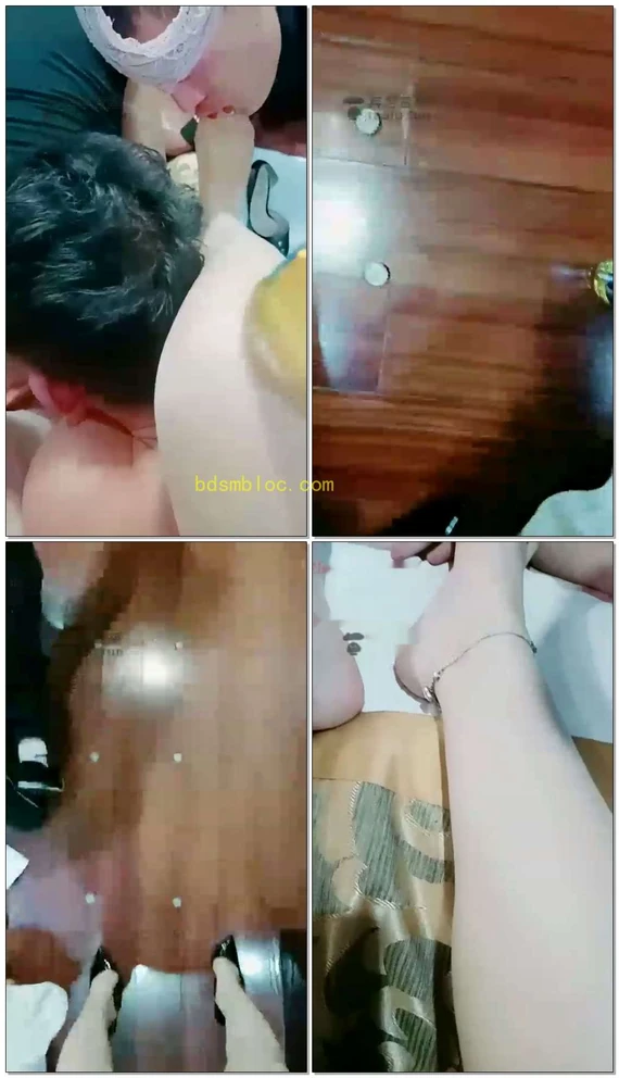 【梦幻Abby】两公一母在主人脚丫下面犯贱舌闻