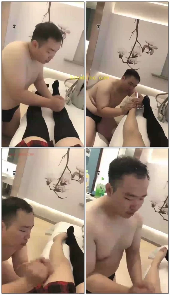 【悦主S】玩累了捏捏腿按按脚