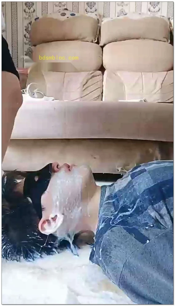 【Audrey丶雪儿】全程高能深喉，全体重深喉