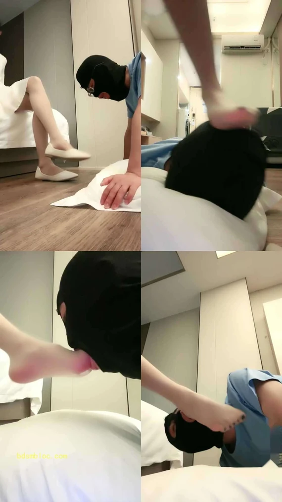 【美娜格格】脏鞋尖插嘴/肉丝脚捂脸窒息
