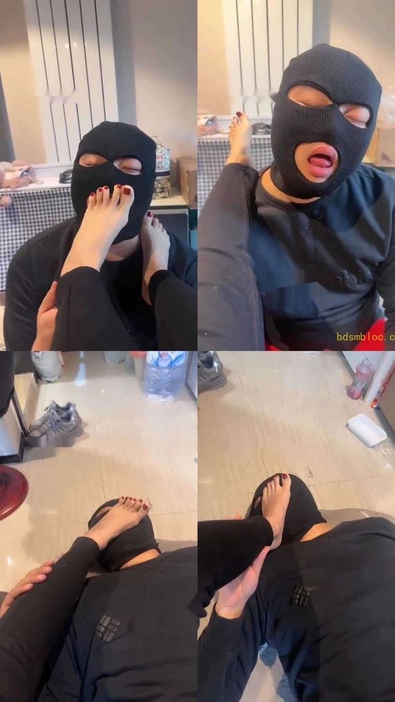 【爆浆恶女】棉袜塞嘴品尝裸足