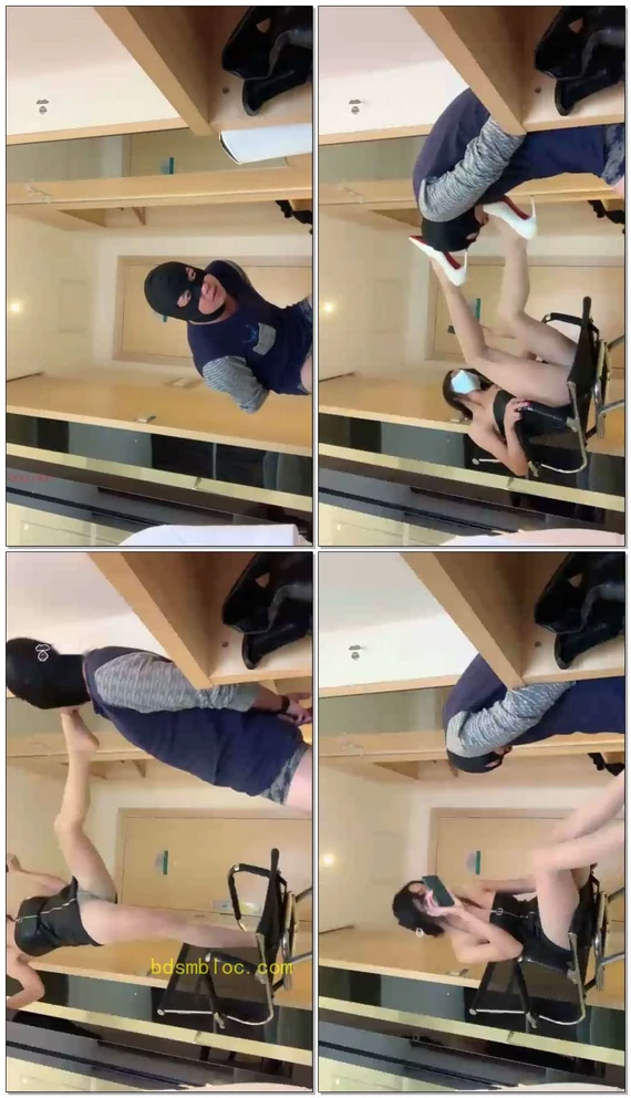 【苏老师S】原来你喜欢脚伸进喉咙里