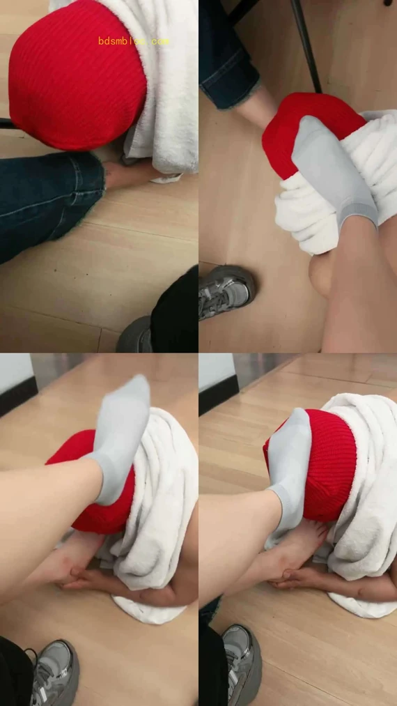 【山西海海s】山西女大海海直播玩狗