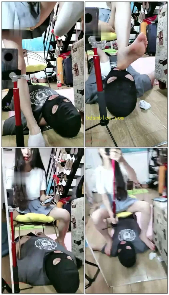 【芷晴】船袜脚踩烂你的嘴