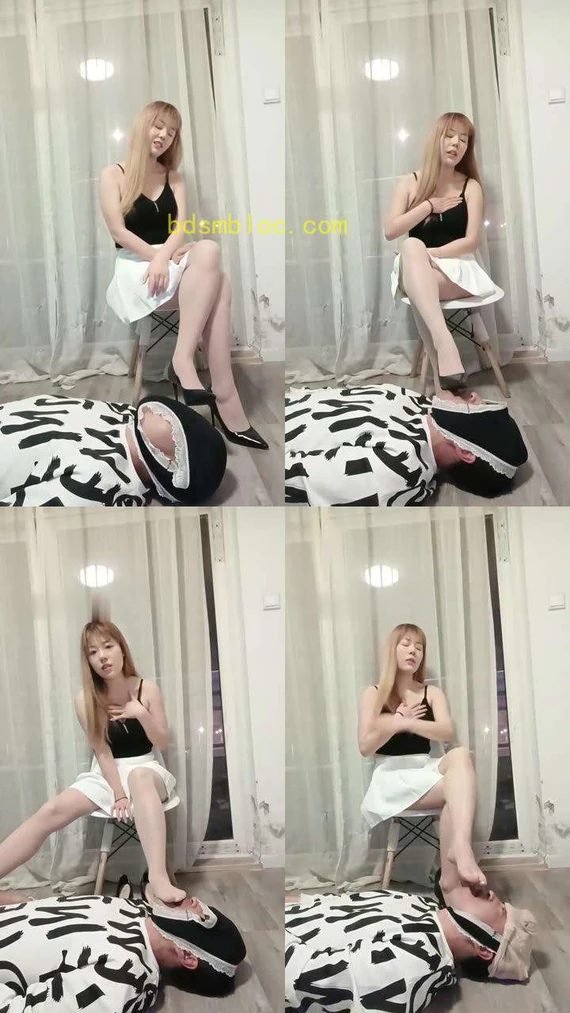 【小猫咪】头套内裤裸足羞辱