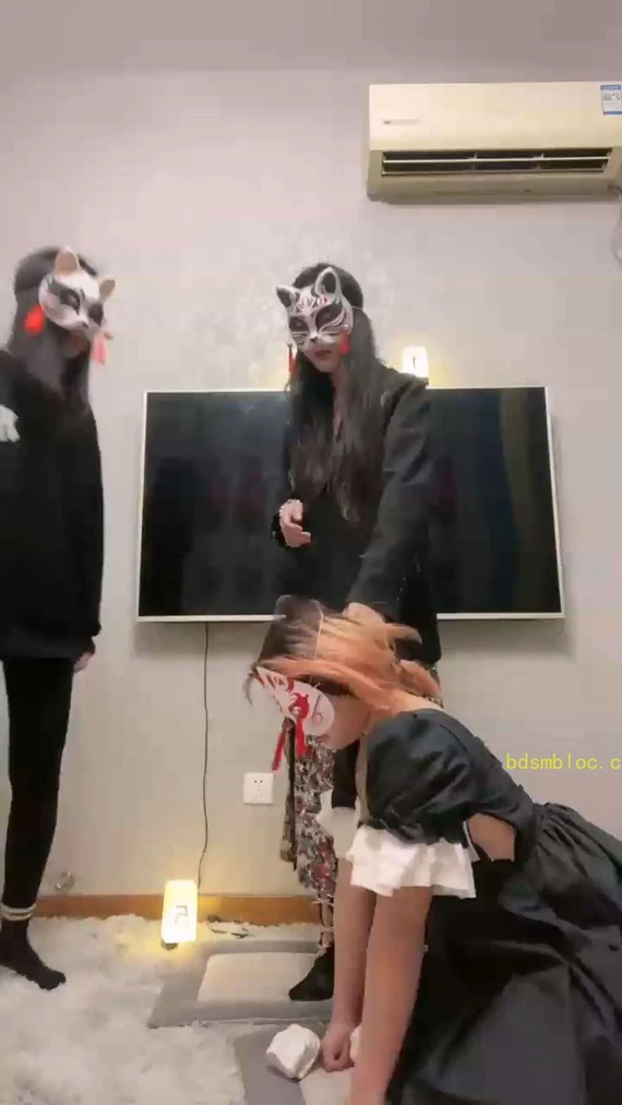 【桃子和全国最贱女M】在剧本杀里相遇